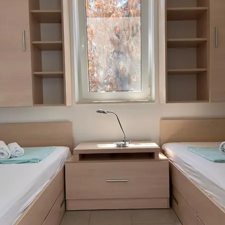 Paska Apartment *